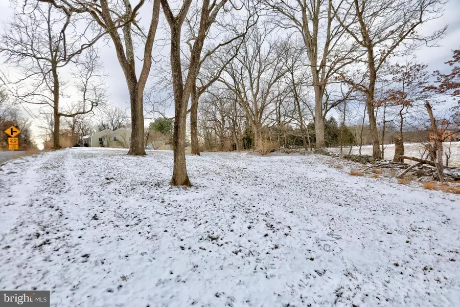 16819 Woodgrove Rd, Round Hill, VA 20141 - #2