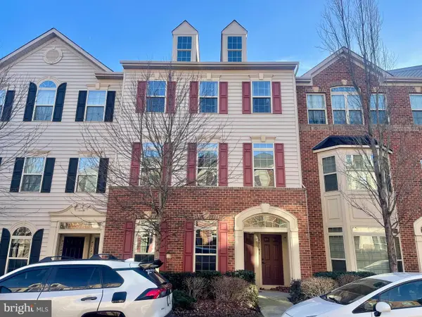 42143 Piebald Sq, ALDIE, VA 20105