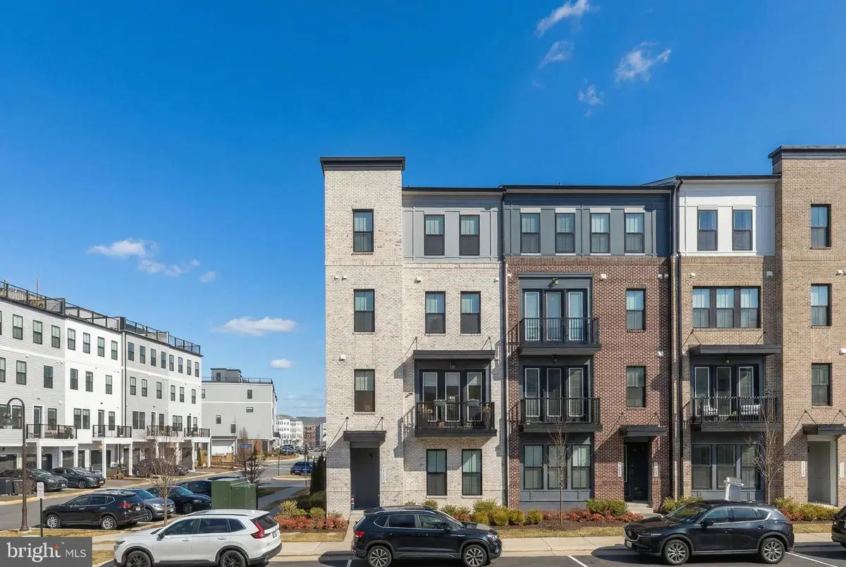 43255 Farringdon Sq, Ashburn, VA 20148 - #1