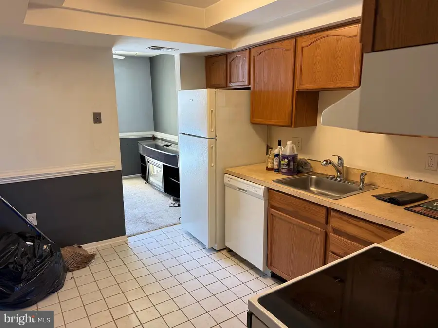 126 Richland Cir, Sterling, VA 20164 - #2