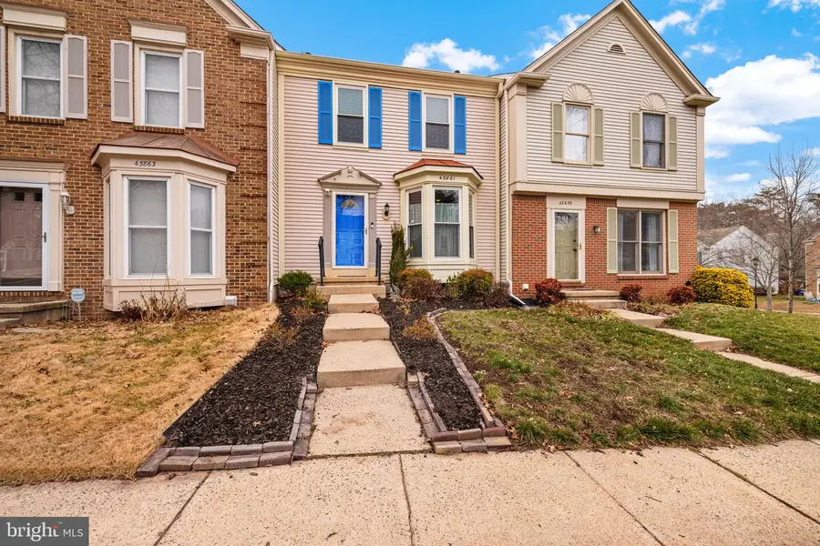 43861 Laburnum Sq, Ashburn, VA 20147 - Image #3