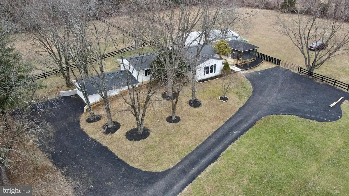 39362 Rickard Rd, Lovettsville, VA 20180 - Image #1