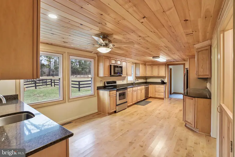 39362 Rickard Rd, Lovettsville, VA 20180 - Image #3