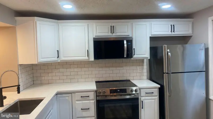 309 Brethour Ct, Sterling, VA 20164 - Image #2