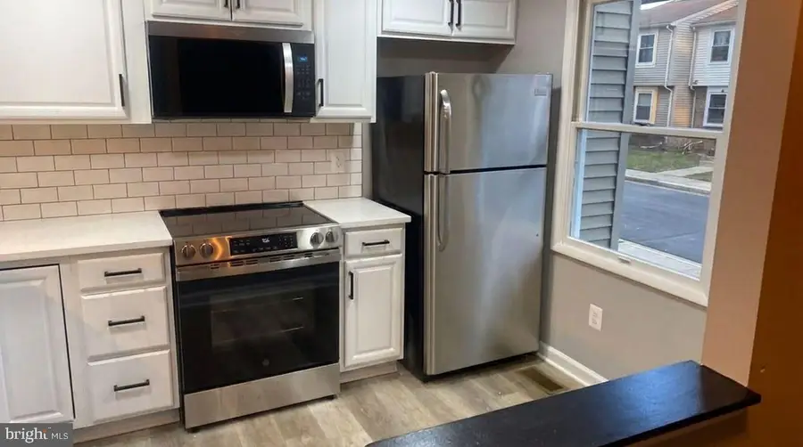 309 Brethour Ct, Sterling, VA 20164 - Image #3