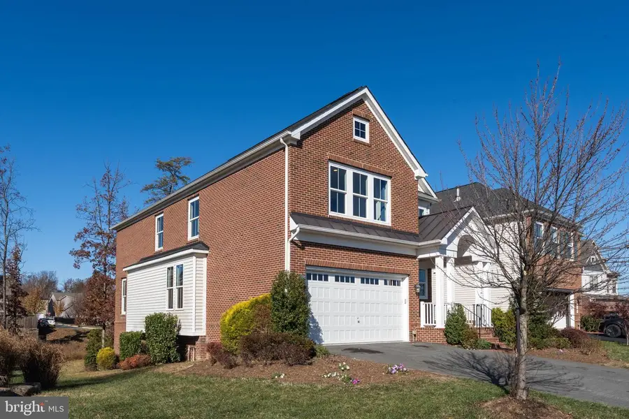 23041 Canyon Oak Ct, Brambleton, VA 20148 - Image #2