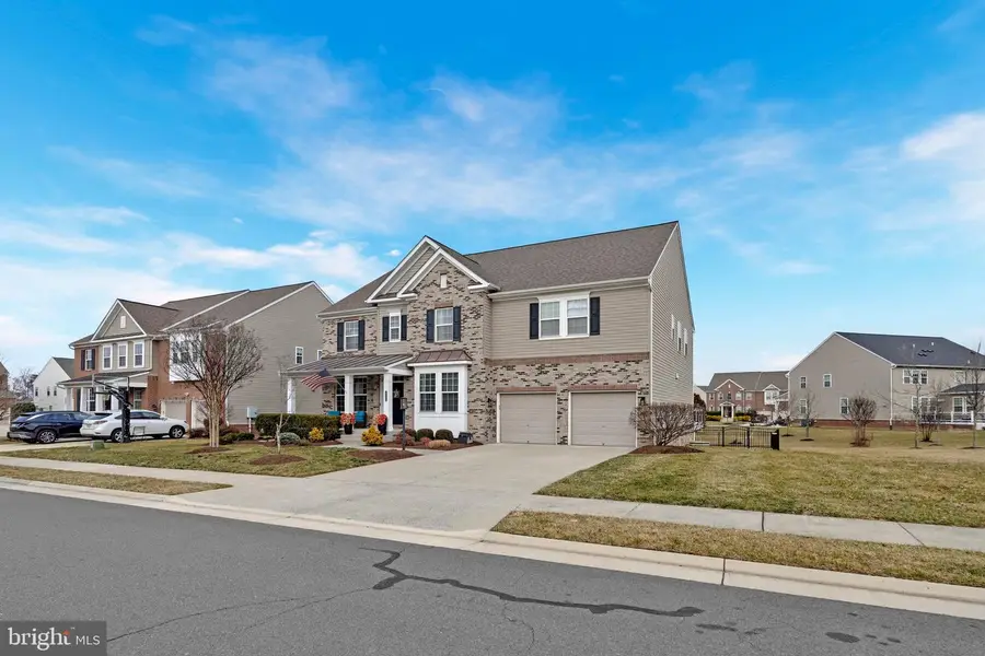 42206 Bunker Woods Pl, Brambleton, VA 20148 - Image #3