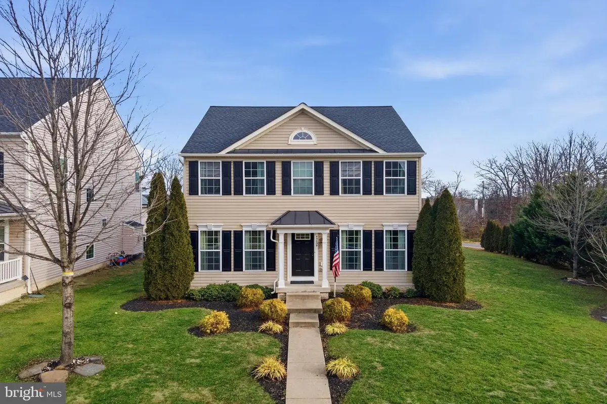 43038 Tippman Pl, Chantilly, VA 20152 - Image #1