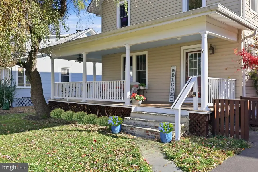 126 S 29th St, Purcellville, VA 20132 - #2