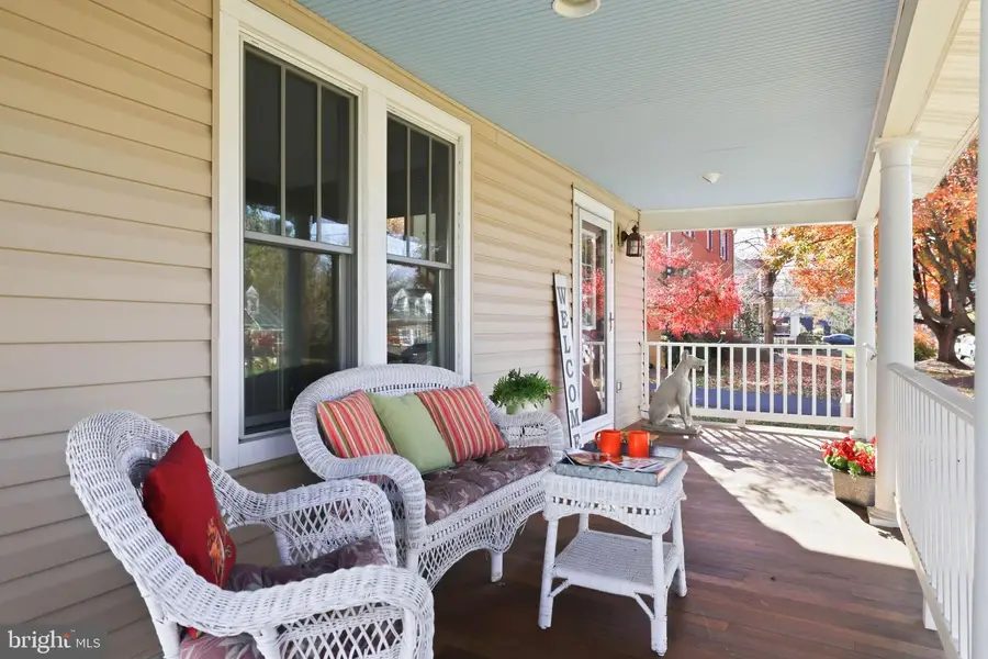 126 S 29th St, Purcellville, VA 20132 - #3