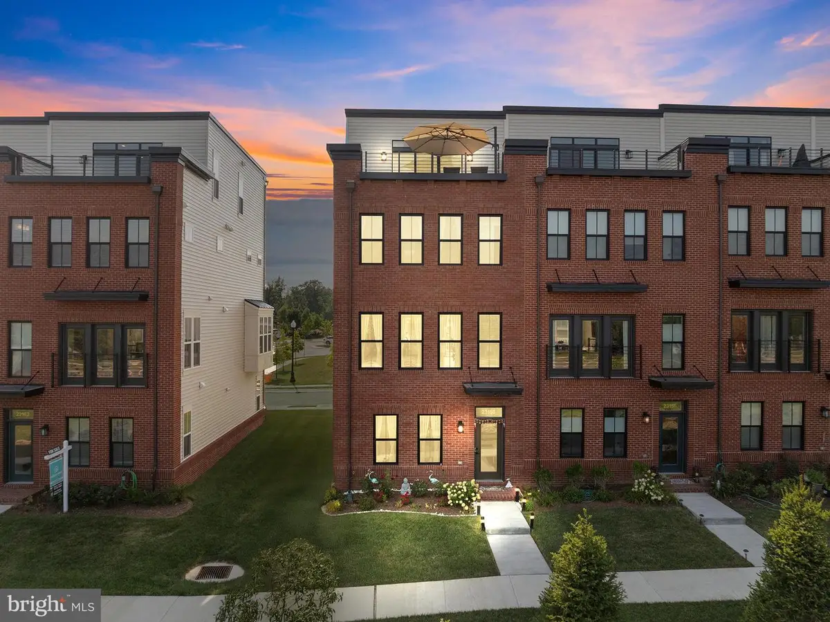 23158 Horseshoe Trail Square, Ashburn, VA 20148 - Image #1