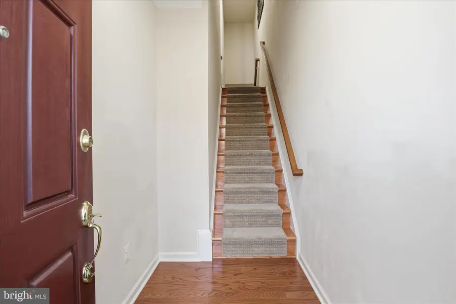 20432 Homeland Ter, Ashburn, VA 20147 - Image #2