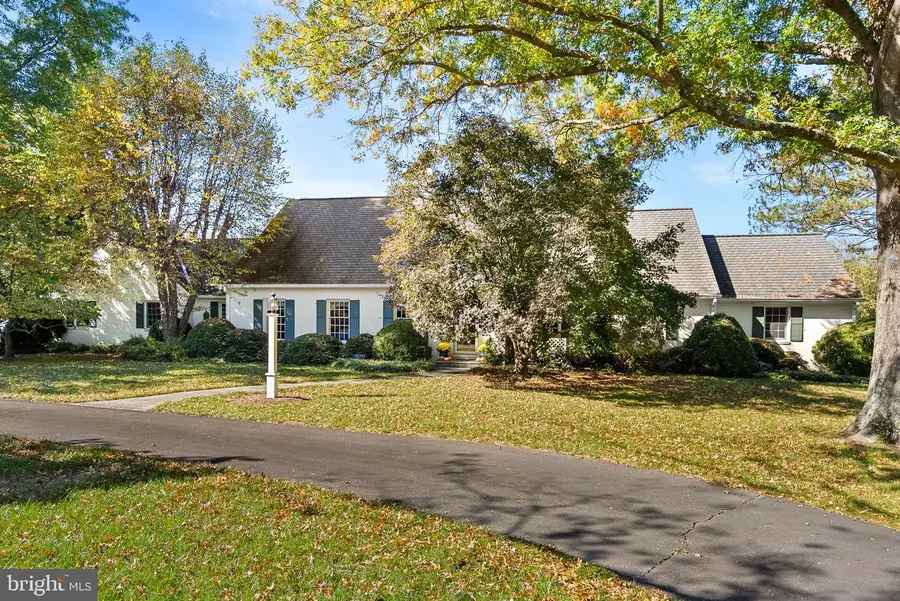 16309 Hamilton Station Rd, Waterford, VA 20197 - Image #3