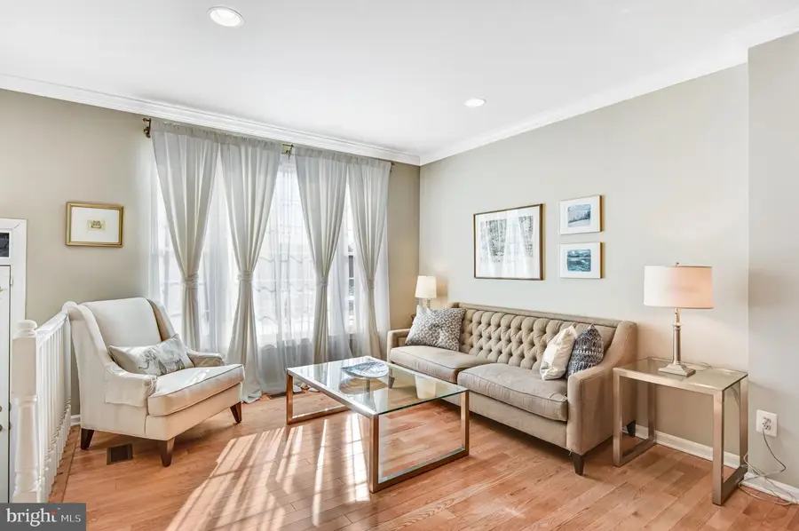 43078 Francis Sq, Chantilly, VA 20152 - #2