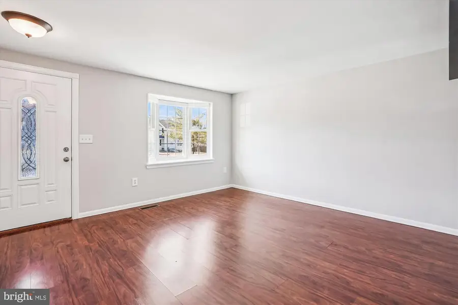 31 Quincy Ct, Sterling, VA 20165 - Image #3