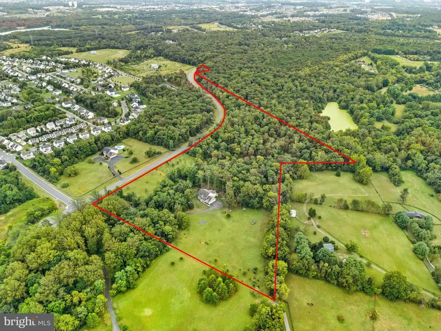 22011 Beaverdam Dr, Ashburn, VA 20148 - Image #3