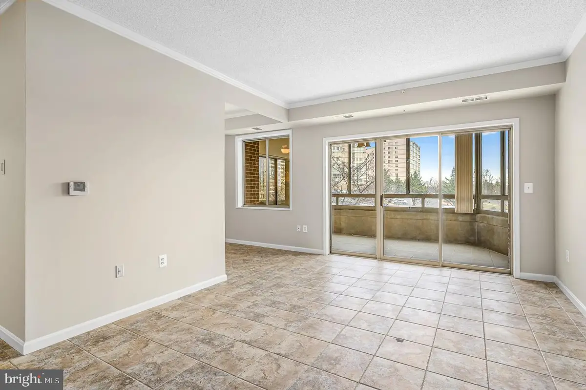 19375 Cypress Ridge Ter #114, Leesburg, VA 20176 - Image #1