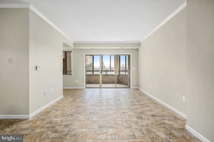 19375 Cypress Ridge Ter #114, Leesburg, VA 20176 - Image #3