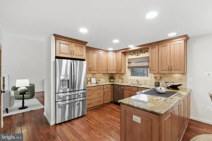 5 Wiltshire Ct E, Sterling, VA 20165 - Image #3