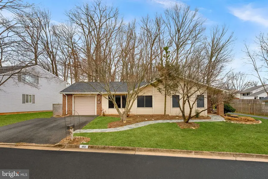 103 E Meadowland Ln, Sterling, VA 20164 - Image #3