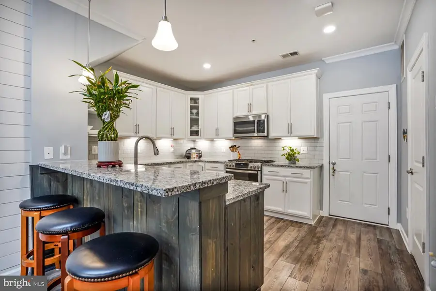 45127 Kincora Dr, Sterling, VA 20166 - Image #2