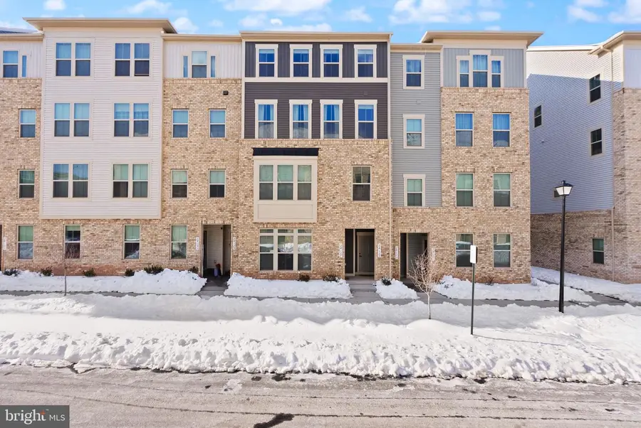 24125 Newtonmore Ter #k, Sterling, VA 20166 - Image #2