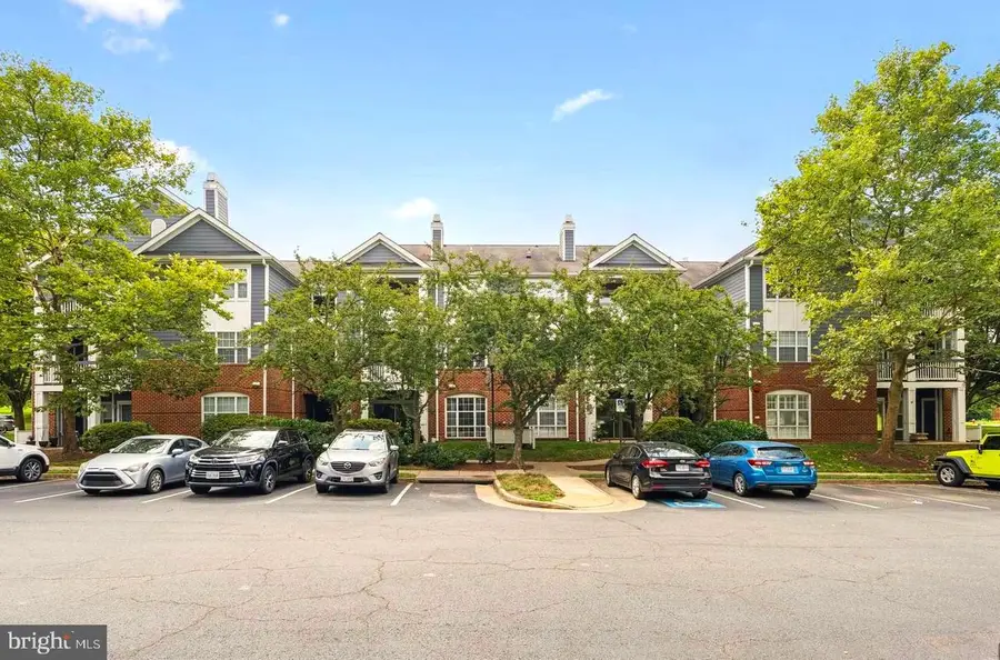 20311 Beechwood Ter #103, Ashburn, VA 20147 - Image #3