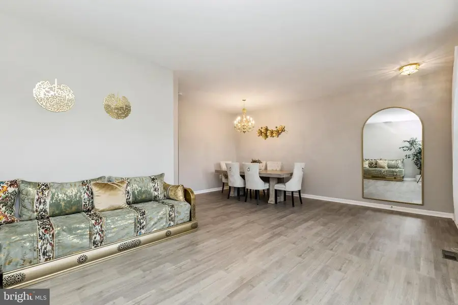 44310 Silkworth Ter, Ashburn, VA 20147 - Image #2