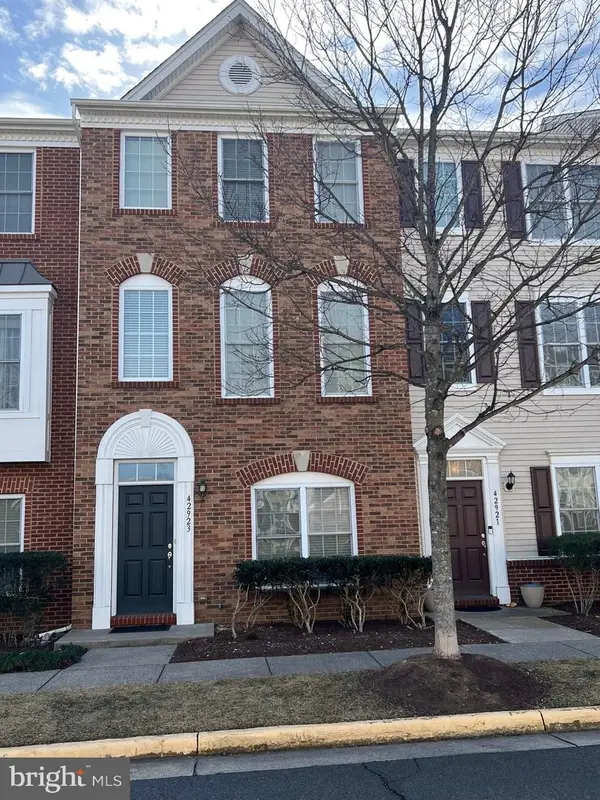 42923 Pamplin Ter, CHANTILLY, VA 20152