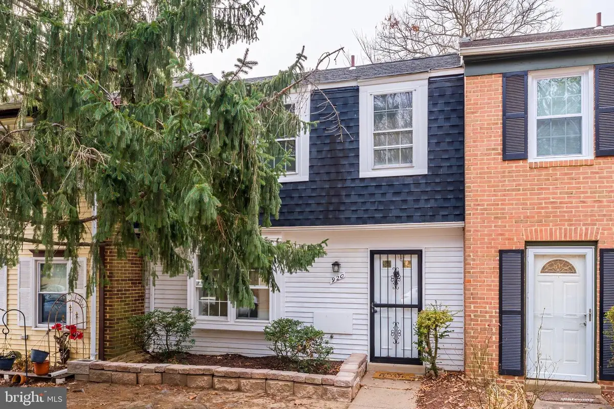 920 Windsor Ct, Sterling, VA 20164 - Image #1