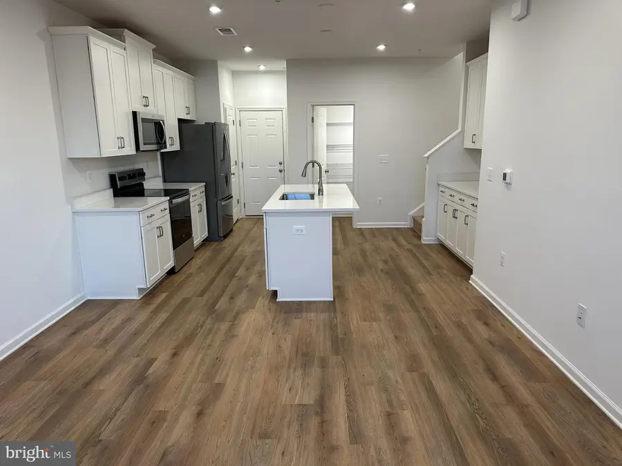 20871 Murry Falls Terrace #197, Ashburn, VA 20147 - Image #2