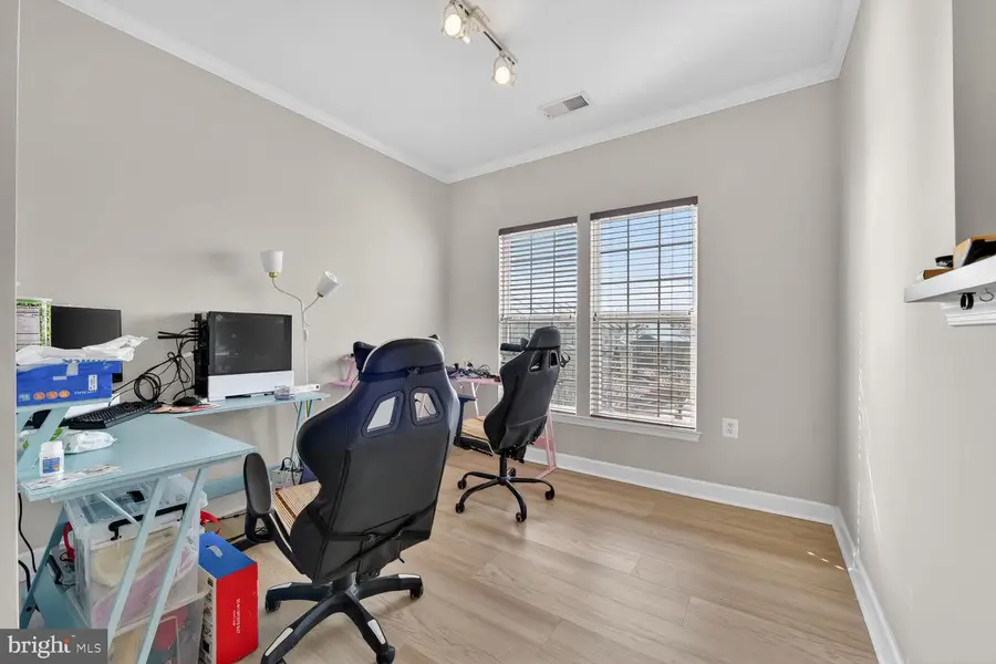 22725 Thimbleberry Sq #304, Brambleton, VA 20148 - Image #2