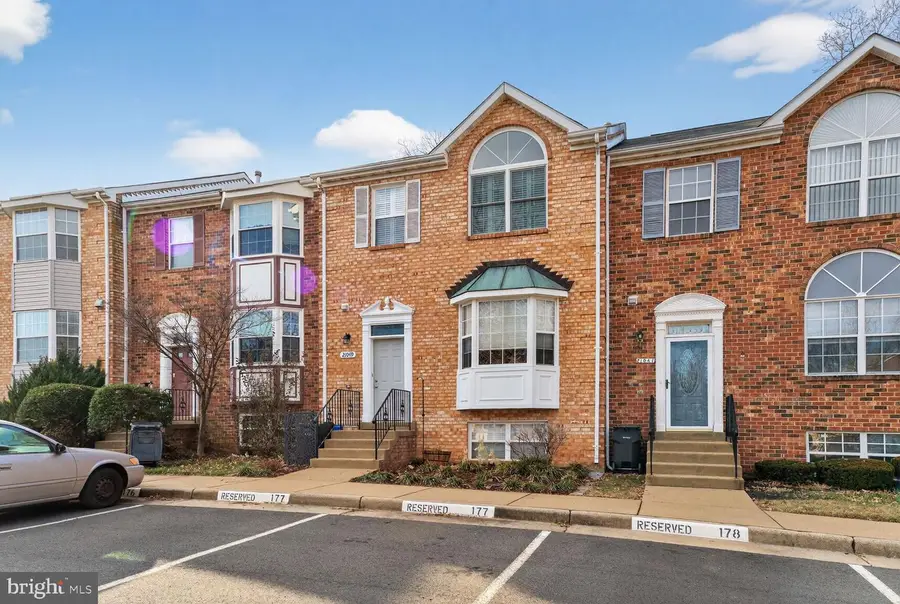 21049 Semblance Dr, Sterling, VA 20164 - #2