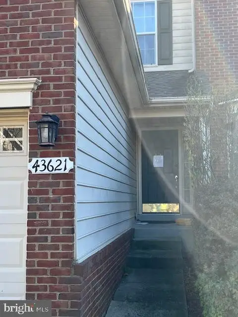 43621 Dunhill Cup Sq, Ashburn, VA 20147 - Image #1