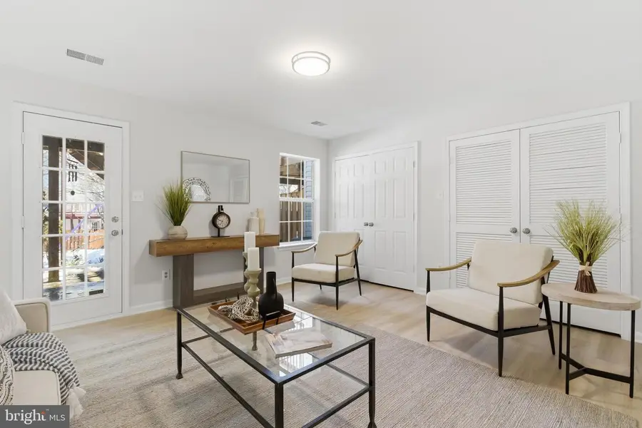 21946 Thompson Sq, Sterling, VA 20166 - #3