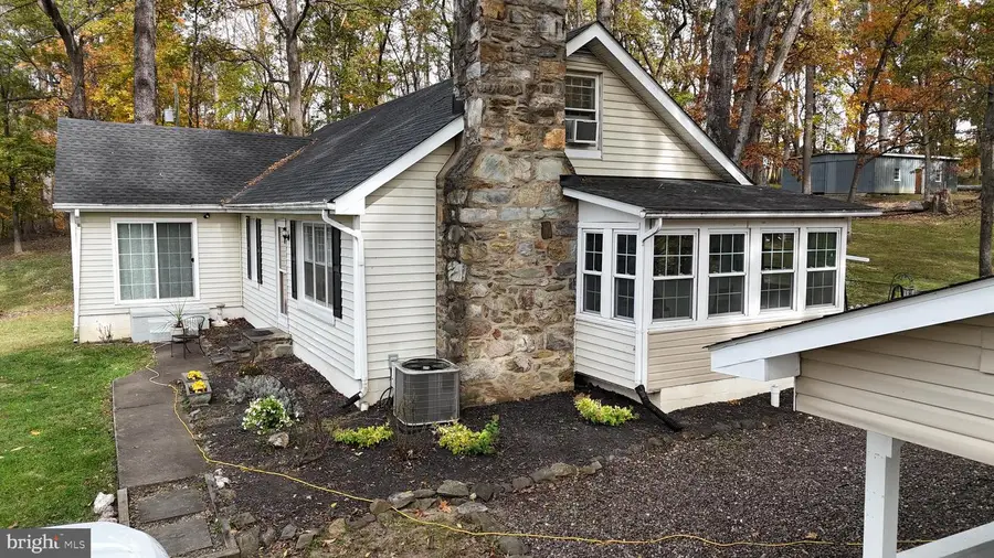 18758 Telegraph Springs Rd, Purcellville, VA 20132 - #2