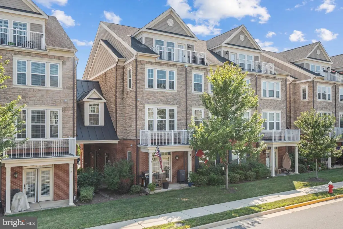 42612 Hardage Ter, Ashburn, VA 20148 - Image #1