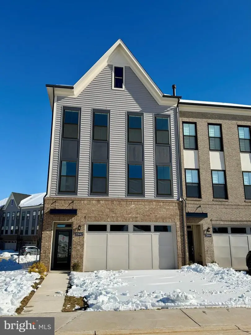 23642 Winterday Dr, Ashburn, VA 20148 - Image #1