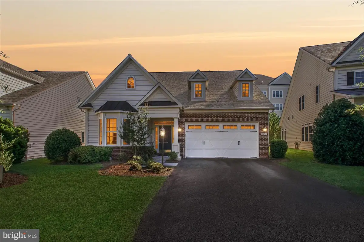 20763 Crescent Pointe Pl, Ashburn, VA 20147 - Image #1