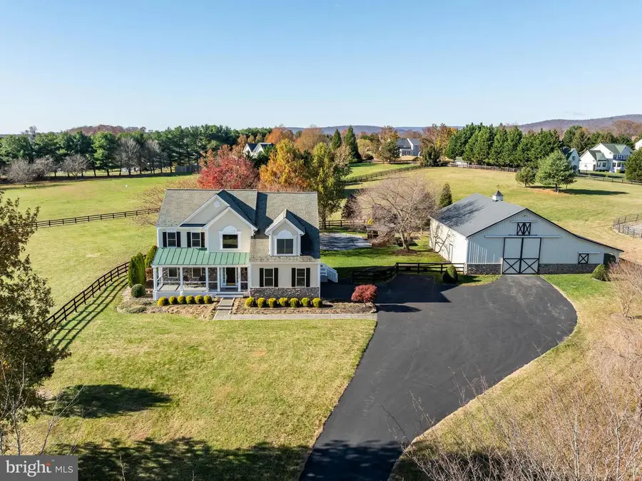 38607 Millstone Drive, Purcellville, VA 20132 - #2