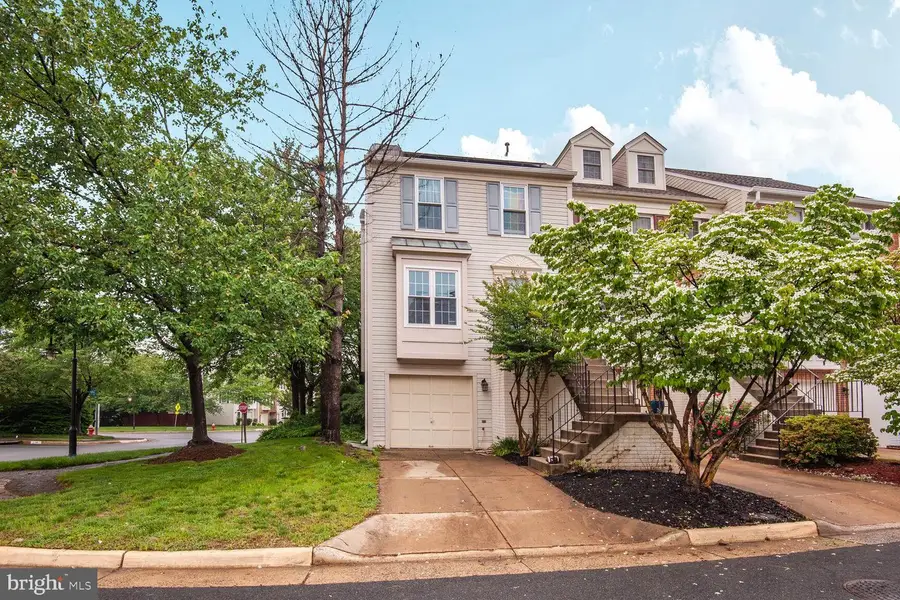 45544 Whitcomb Sq, Sterling, VA 20166 - #2