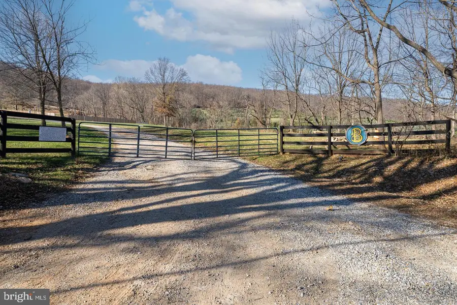 34266 Williams Gap Rd, Round Hill, VA 20141 - #2