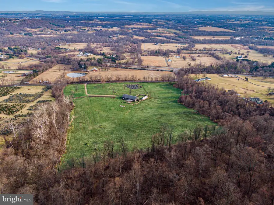 34266 Williams Gap Rd, Round Hill, VA 20141 - #3