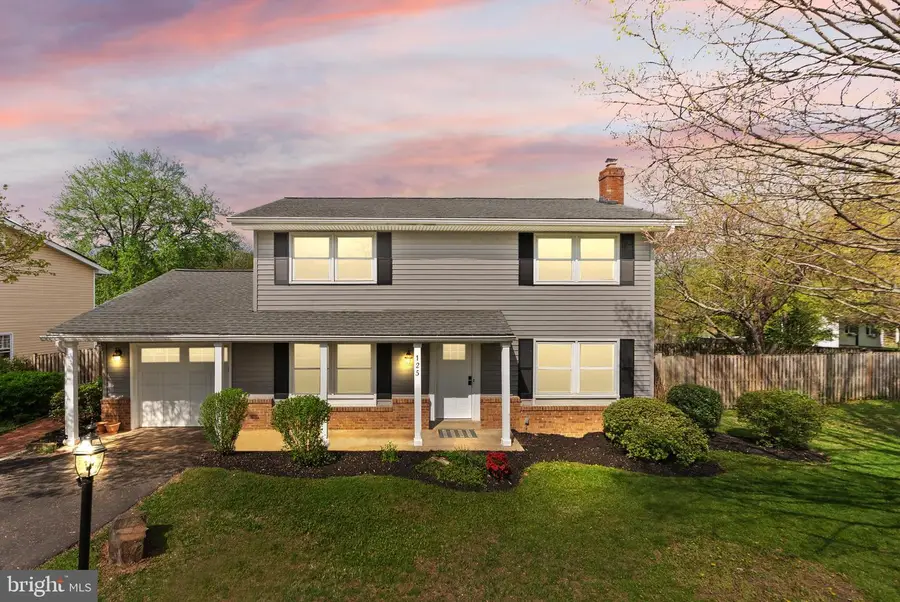125 N Lincoln Ave, Sterling, VA 20164 - #2