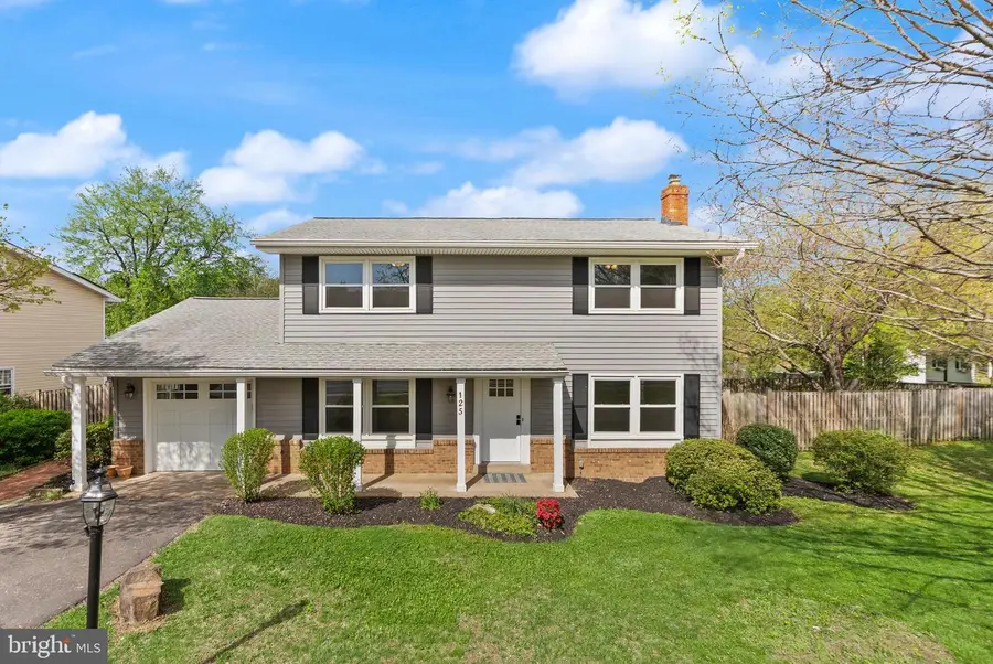 125 N Lincoln Ave, Sterling, VA 20164 - #3
