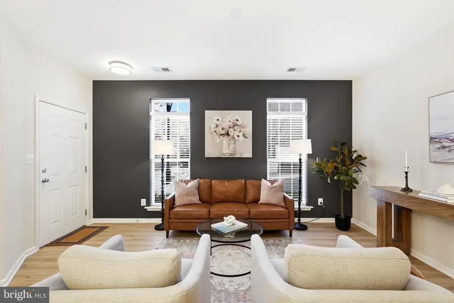 43803 Kingston Station Ter, Ashburn, VA 20148 - #3