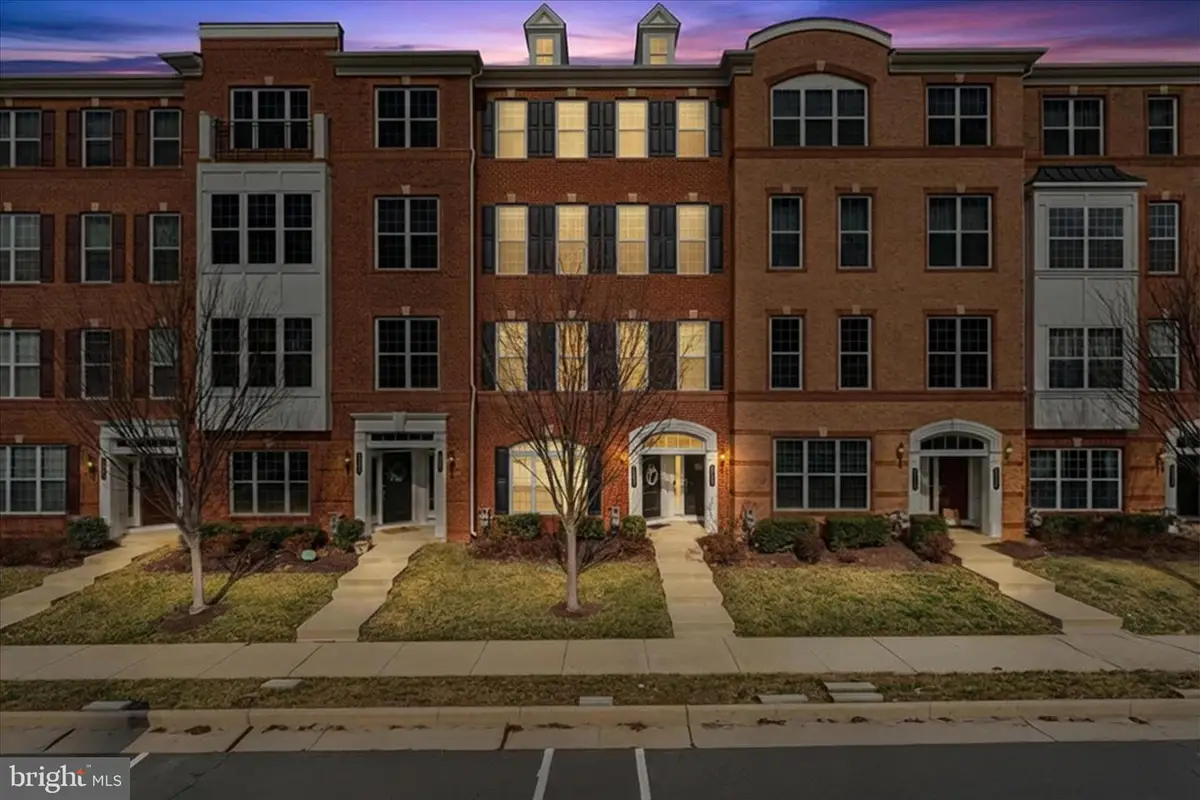 43100 Thoroughfare Gap Ter, Ashburn, VA 20148 - #1