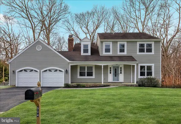 904 Old River Way Ct, STERLING, VA 20164