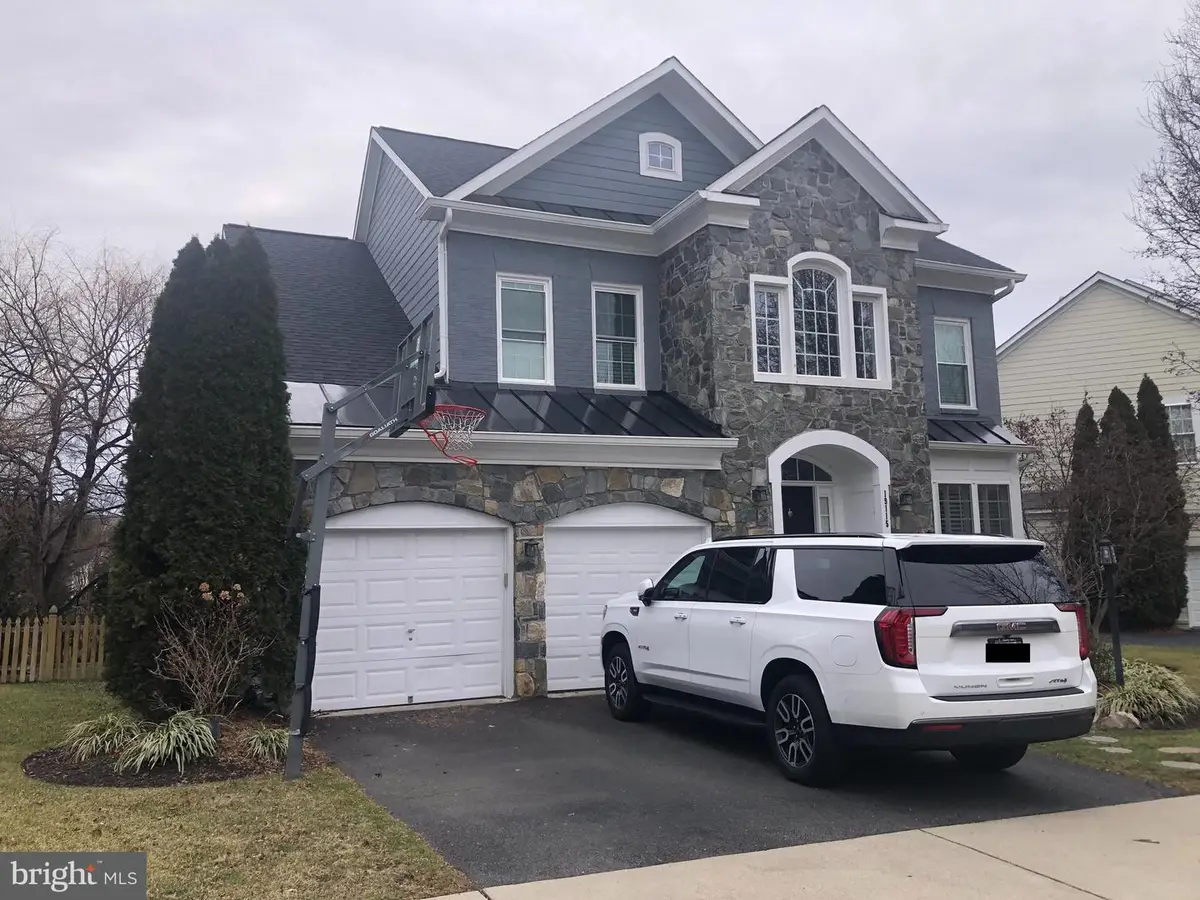 19115 Chartier Dr, Leesburg, VA 20176 - #1