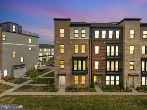 43382 Farringdon Sq, BROADLANDS, VA 20148